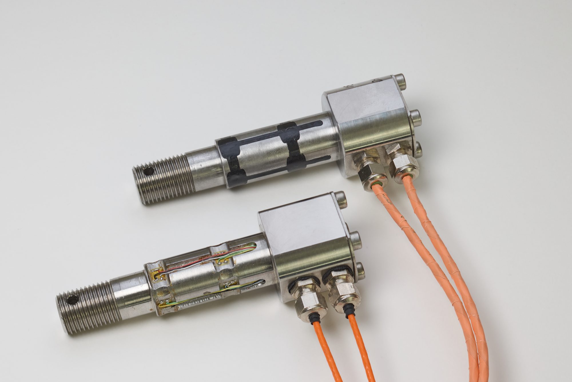 Thermocouples et tubes de pression